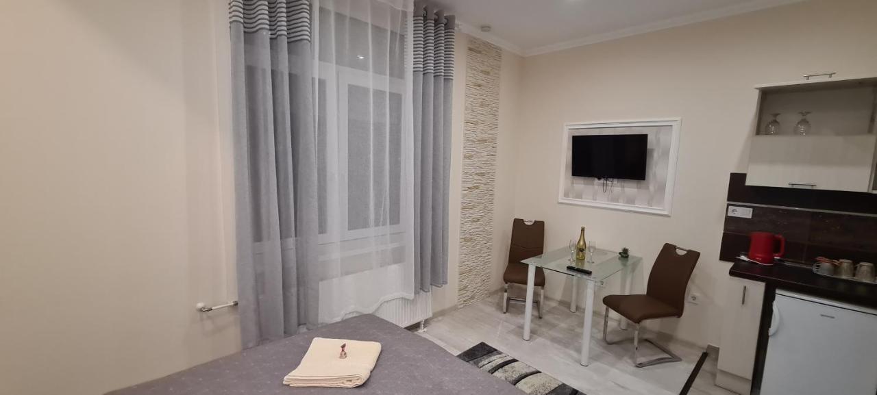 Rozsa Apartmanhaz Szeged Exterior photo