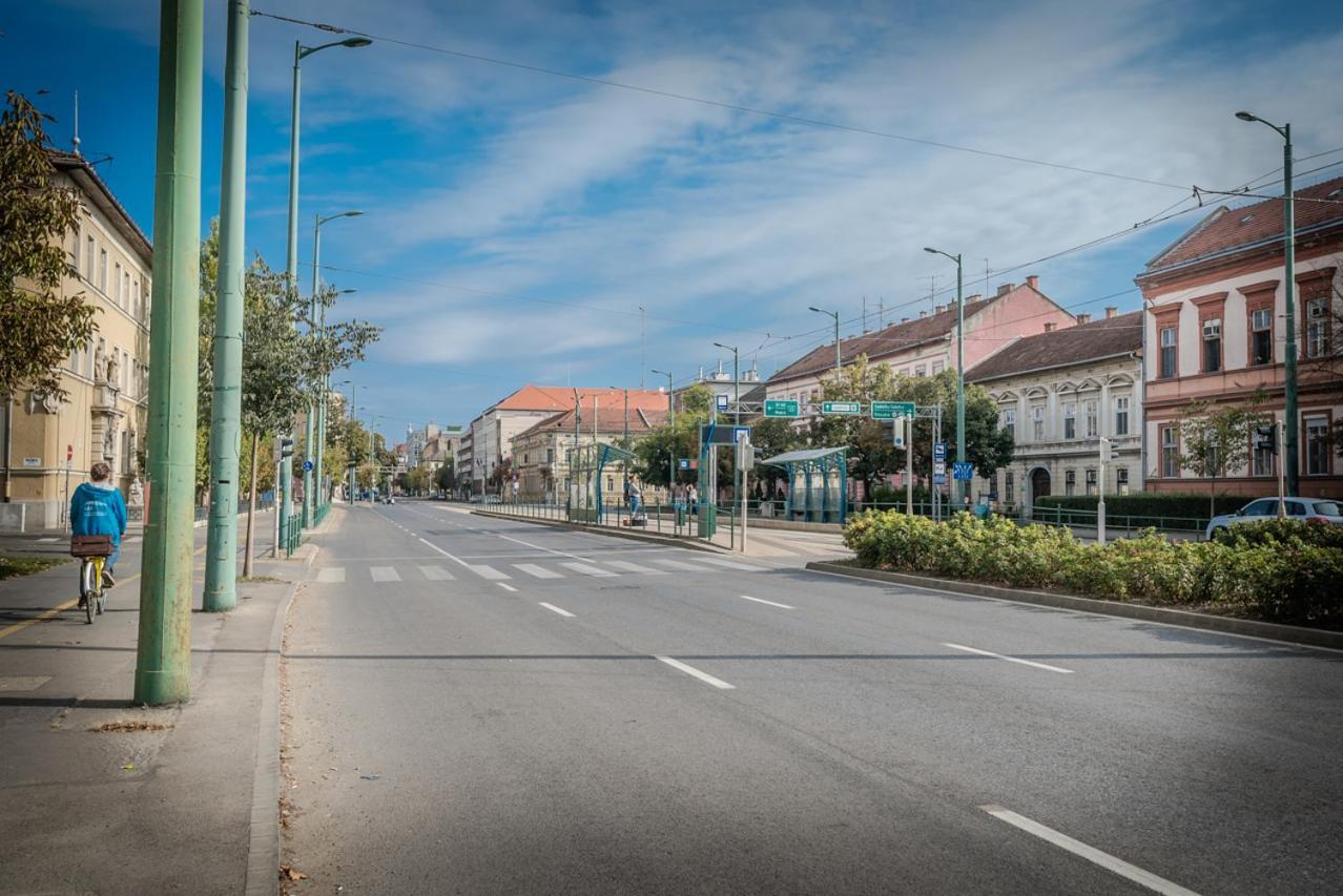 Rozsa Apartmanhaz Aparthotel Szeged Exterior photo